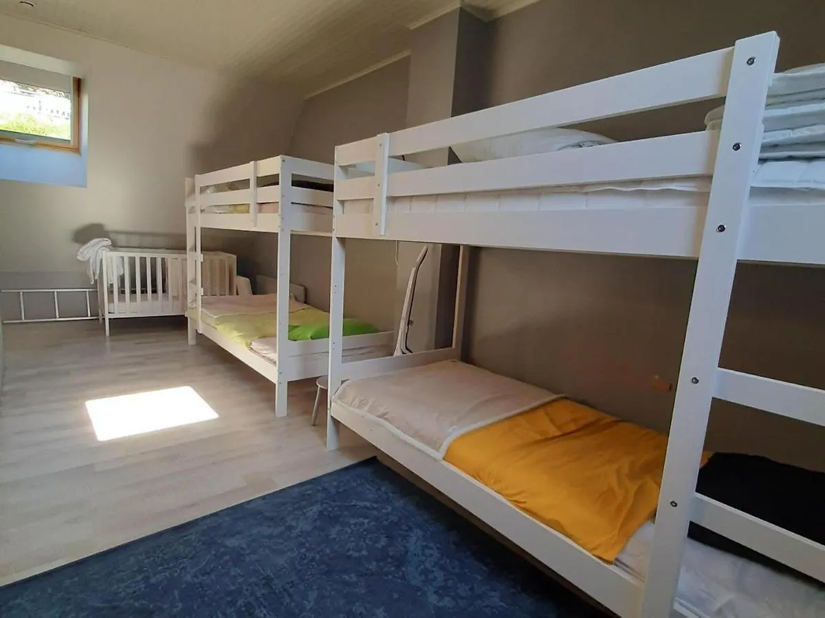 Grand Appartement Avec Poele, 2 Chambres Et Dortoir Pres Du Village - Fr-1-515-147 Villard-de-Lans 0*,  France